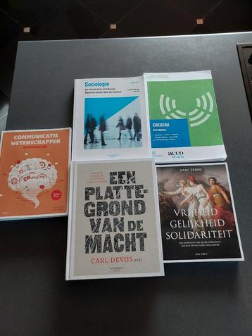 Alle boeken 1e jaar, 1e semester communicatiewetenschappen., Enlèvement ou Envoi, Comme neuf
