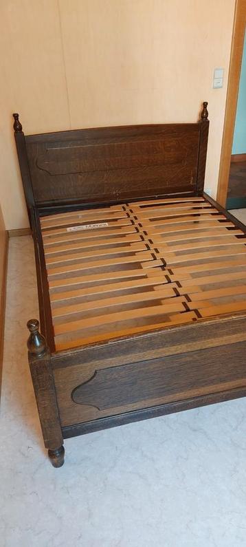 Brocante bed en kleerkast beschikbaar voor biedingen