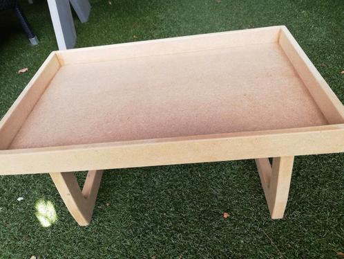 Nieuw zeer sterk houten dienblad op poten
19€, Huis en Inrichting, Woonaccessoires | Dienbladen, Nieuw, Ophalen