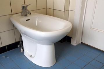 Bidet avec mitigeur beschikbaar voor biedingen
