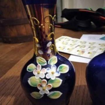 Cobalt Blue Glas Bohemian Vaasjes met bladgoud beschikbaar voor biedingen