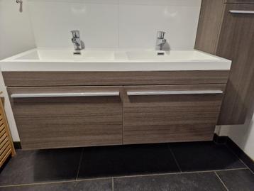 Badkamer meubel en kasten  beschikbaar voor biedingen