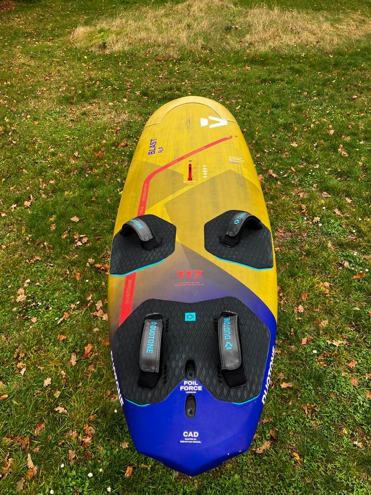 Duotone Blast SLS 117 van 2024, Watersport en Boten, Windsurfen, Zo goed als nieuw, Plank, 250 tot 300 cm, Ophalen