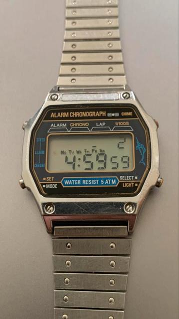Vintage digitaal horloge beschikbaar voor biedingen