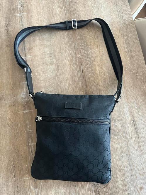 Gucci tas heren zeldzaam, Handtassen en Accessoires, Tassen | Schoudertassen, Zo goed als nieuw, Overige merken, Zwart, Ophalen
