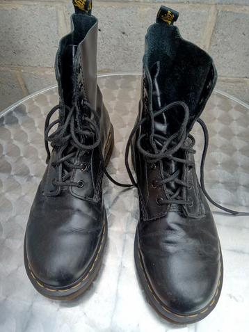 Dr Martens noir homme pointure 42 beschikbaar voor biedingen