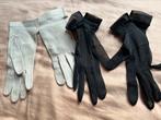 Lot de deux paires de gants très anciens, Antiquités & Art