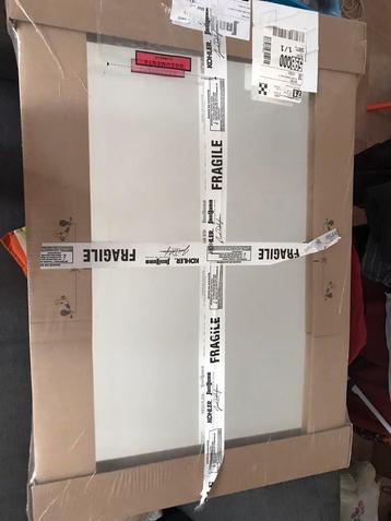 Spiegel + lamp voor badkamer NIEUW beschikbaar voor biedingen