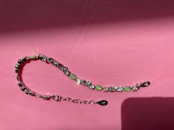 Armband met steentjes beschikbaar voor biedingen