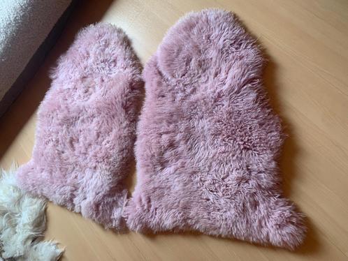 2 roze schapenvachtjes, Huis en Inrichting, Woonaccessoires | Plaids en Woondekens, Gebruikt, Ophalen