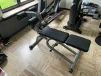 Crunch Bench - Banc de musculation - Technogym, Sports & Fitness, Comme neuf, Jambes, Banc d'exercice