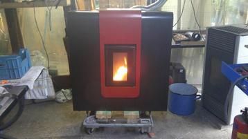 poele à pellets Calux 9 kw en très bon état.... beschikbaar voor biedingen