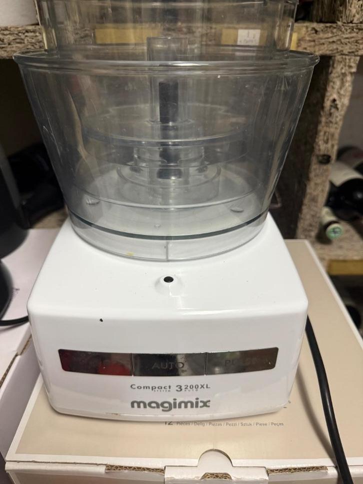 Robot de cuisine Magimix compact 3200XL, Elektronische apparatuur, Keukenmixers, Gebruikt, 2 tot 3 liter, 3 snelheden of meer