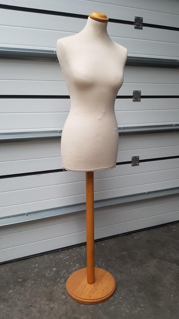 Etalagepoppen, paspoppen, dames, heren op voet met stof, Hobby en Vrije tijd, Naaien en Fournituren, Zo goed als nieuw, Paspop