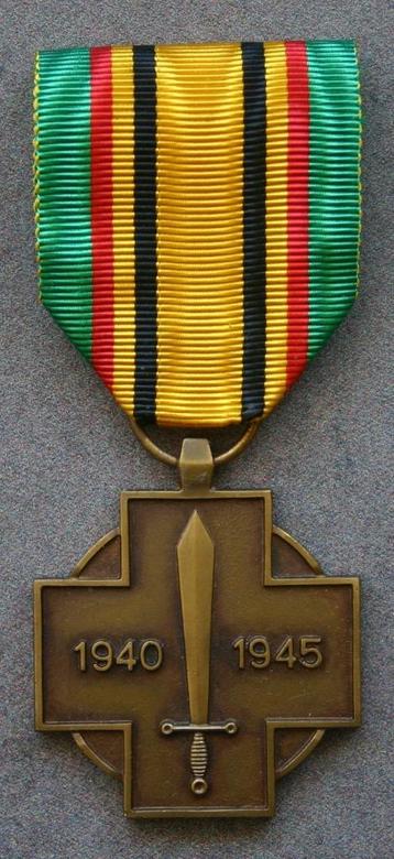 Medaille Militair strijder 40-45 Combattant Militaire, Enlèvement ou Envoi, Autres, Ruban, Médaille ou Ailes