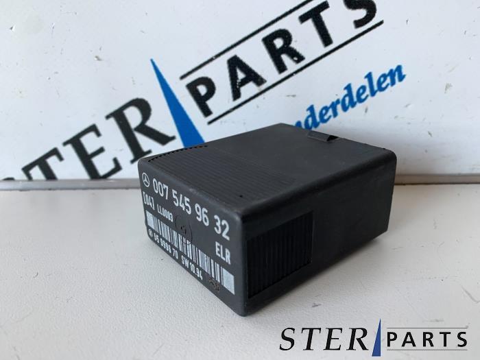 Relais van een Mercedes E-Klasse, Auto-onderdelen, Elektronica en Kabels, Mercedes-Benz, Gebruikt, 3 maanden garantie, Ophalen of Verzenden