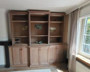 Wandmeubel in eik  beschikbaar voor biedingen