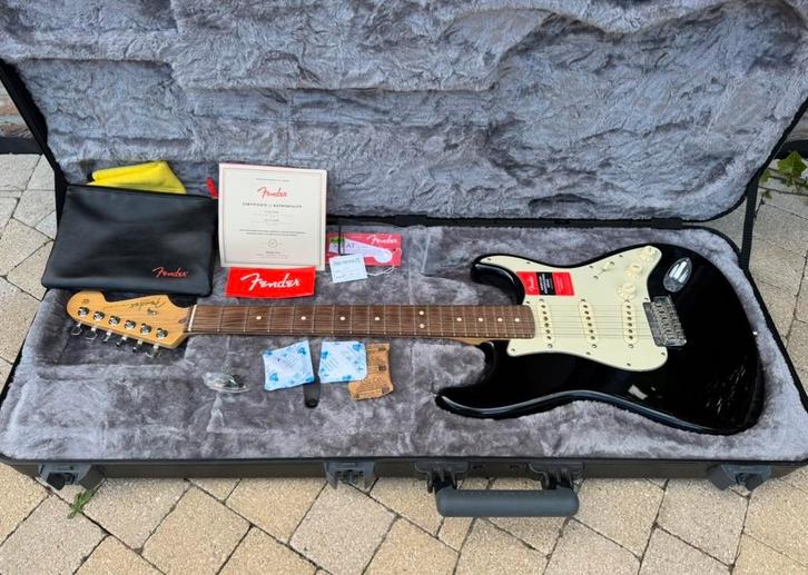 FENDER STRATOCASTER + VERSTERKER, Muziek en Instrumenten, Snaarinstrumenten | Gitaren | Elektrisch, Gebruikt, Fender, Met versterker