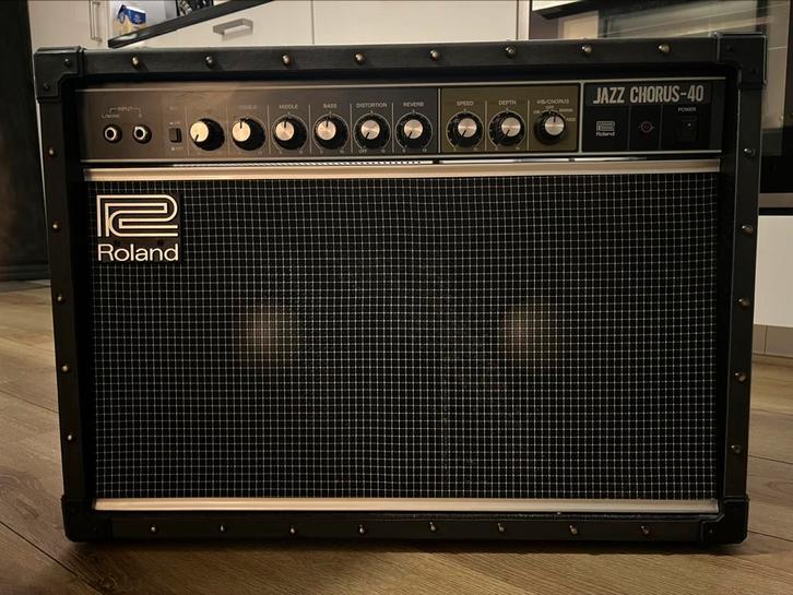 Roland Jazz Chorus 40 versterker, Muziek en Instrumenten, Versterkers | Bas en Gitaar, Zo goed als nieuw, Ophalen