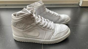 Nike Air Jordan 1 Mid Triple White maat 44 beschikbaar voor biedingen