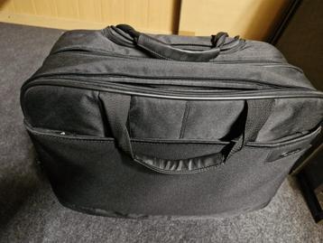 1 draagbare laptoptas en 1 tas op wieltjes, Enlèvement, Comme neuf