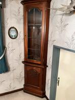 Hoekkast met glas en snijwerk, Huis en Inrichting, Kasten | Vitrinekasten, Ophalen, Zo goed als nieuw, Glas