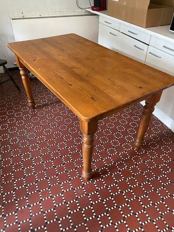 Landelijke eettafel massief hout beschikbaar voor biedingen