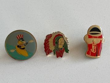 Vintage pins beschikbaar voor biedingen