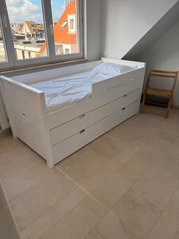 Bed Bopita met bedlade en 2 opberglades beschikbaar voor biedingen