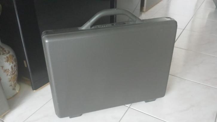 Porte-documents / attaché-case, Divers, Accessoires de bureau, Comme neuf, Enlèvement