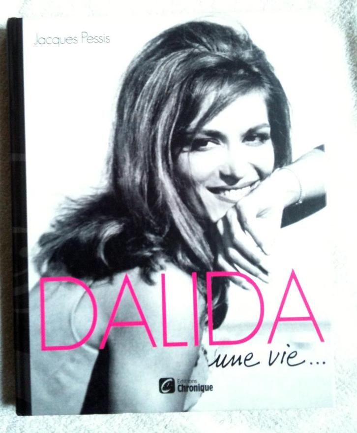 Dalida une vie..., Boeken, Biografieën, Gelezen, Film, Tv en Media, Verzenden