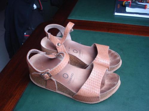 Sommers bruine sandalen, dames/meisjes. mt 37, Kleding | Dames, Schoenen, Gedragen, Sandalen of Muiltjes, Bruin, Ophalen of Verzenden
