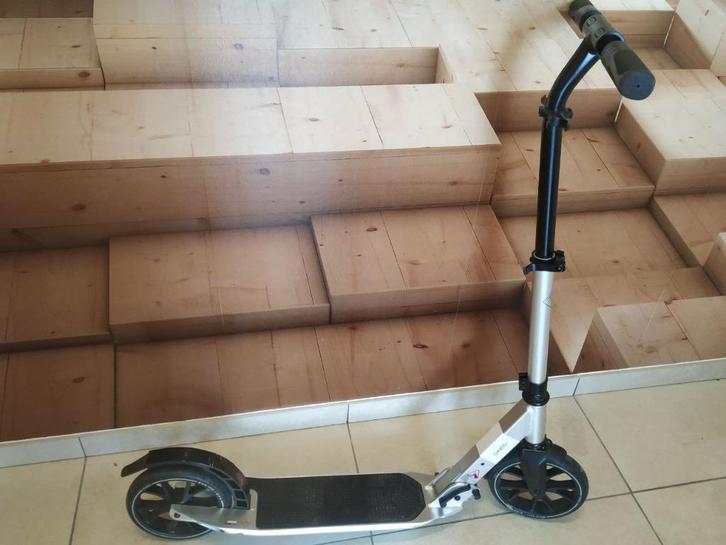 Trottinette pliable simple (non électrique), état bon., Fietsen en Brommers, Steps, Zo goed als nieuw, Gewone step, Ophalen