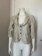 Armani Collezioni veste courte beige FR 38 IT 42, Vêtements | Femmes, Vestes | Été, Armani Collezioni, Porté, Taille 38/40 (M)