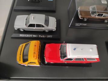 Ambulance automobile Renault Master 1:43, Enlèvement ou Envoi, Comme neuf, Voiture