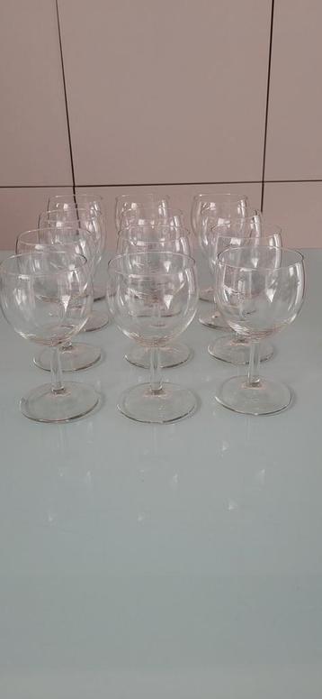 Set van 12 wijnglazen  beschikbaar voor biedingen