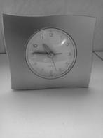 nieuw zilvergrijs wekker (quartz) tafelklok 11cm / 13cm, Huis en Inrichting, Woonaccessoires | Klokken, Ophalen of Verzenden, Nieuw