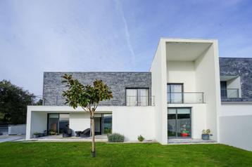 Mooie moderne villa met terras,tuin,garage en mooi uitzicht