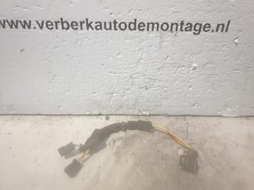 RAAMSCHAKELAAR RECHTS ACHTER Audi 80 (B4) (8a0-959-855-01c) beschikbaar voor biedingen