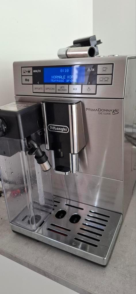 De longhi Primadonna XS deluxe koffiemachine in RVS, Elektronische apparatuur, Koffiezetapparaten, Zo goed als nieuw, Gemalen koffie