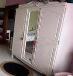 Kinderkamer met een bed, Kinderen en Baby's, Kinderkamer | Bedden, Ophalen, Zo goed als nieuw