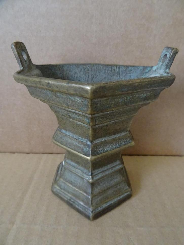 18e eeuw antiek wijwatervat antiek bronzen wijwatervat 1800, Antiek en Kunst, Antiek | Religieuze voorwerpen, Ophalen of Verzenden