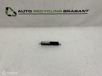 Antenne versterker Volkswagen Golf 6 ORIGINEEL 5K0035552A beschikbaar voor biedingen