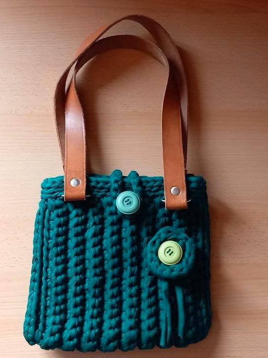 Handtas handgehaakt in Hooked zpagetti garen, Handtassen en Accessoires, Tassen | Damestassen, Zo goed als nieuw, Handtas, Ophalen