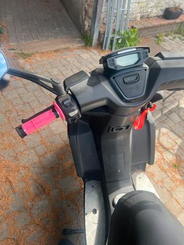 A klasse peugeot speedfight 4 4takt beschikbaar voor biedingen