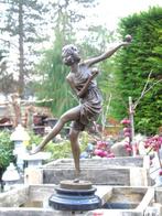 Een danser met bronzen ballen gesigneerd, COLINET, Ophalen, Brons