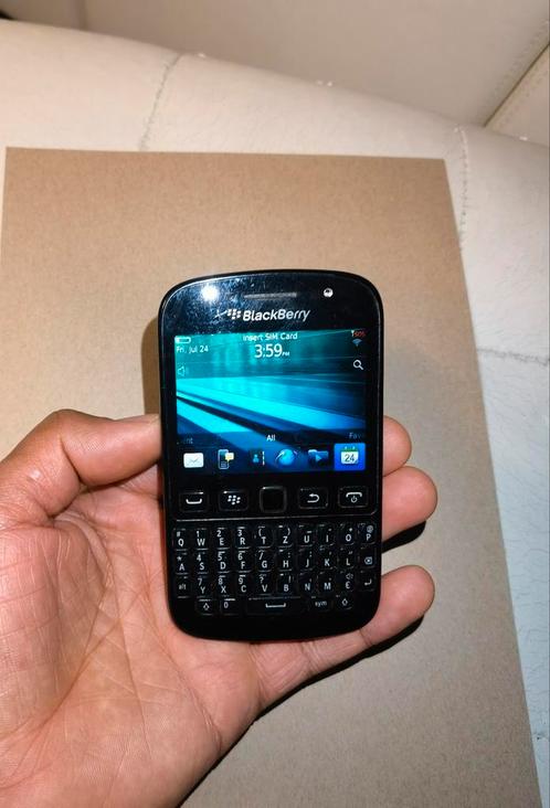 Blackberry Curve 9720 Black Edition presque neuf. Bien pour, Télécoms, Téléphonie mobile | Housses, Coques & Façades | Blackberry