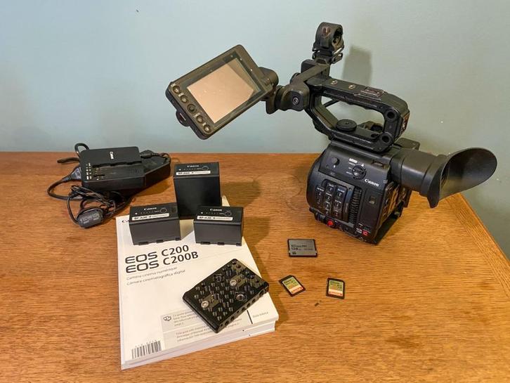 Canon C200 + 3 batterijen + Cfast 2 + SDXC 256 gb, Audio, Tv en Foto, Fotocamera's Digitaal, Zo goed als nieuw, Canon, Geen optische zoom