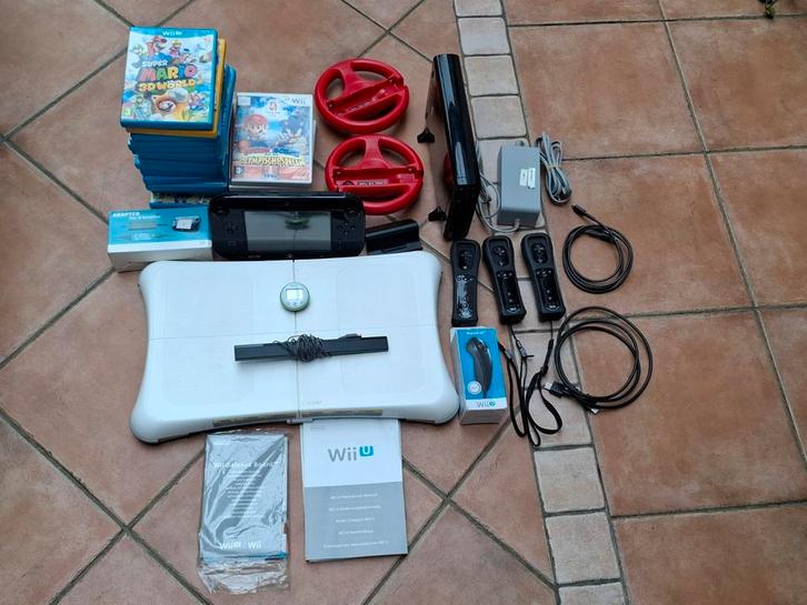 WII U+Controllers+Spelletjes(met accesoires), Games en Spelcomputers, Spelcomputers | Nintendo Wii, Gebruikt, Met 3 controllers of meer