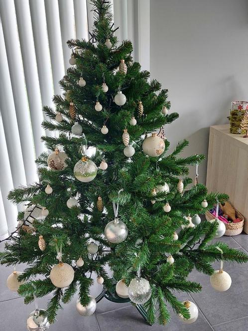 Sapin Noël Triumph Tree neuf 140cm.A saisir, Diversen, Kerst, Nieuw, Ophalen of Verzenden
